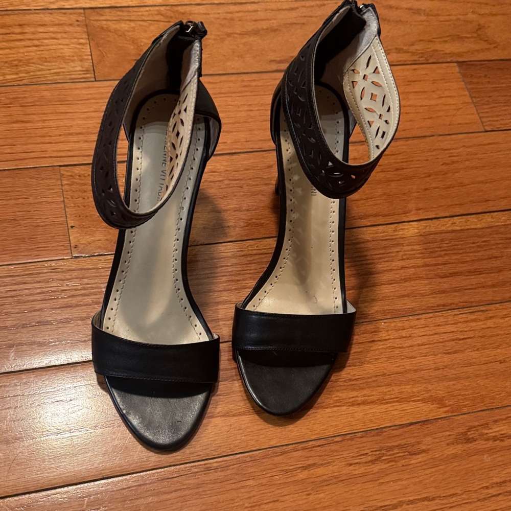 Adrienne Vittadini Black and Cream Heels